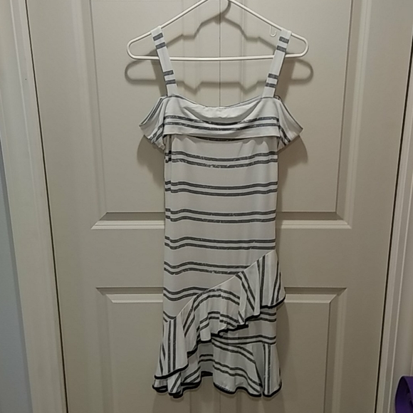 Venus striped ruffle dress - Picture 5 of 9